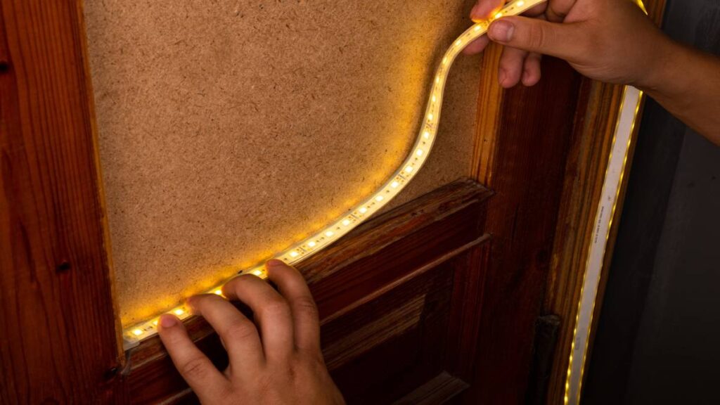 Detail van LED strips op de veranda.